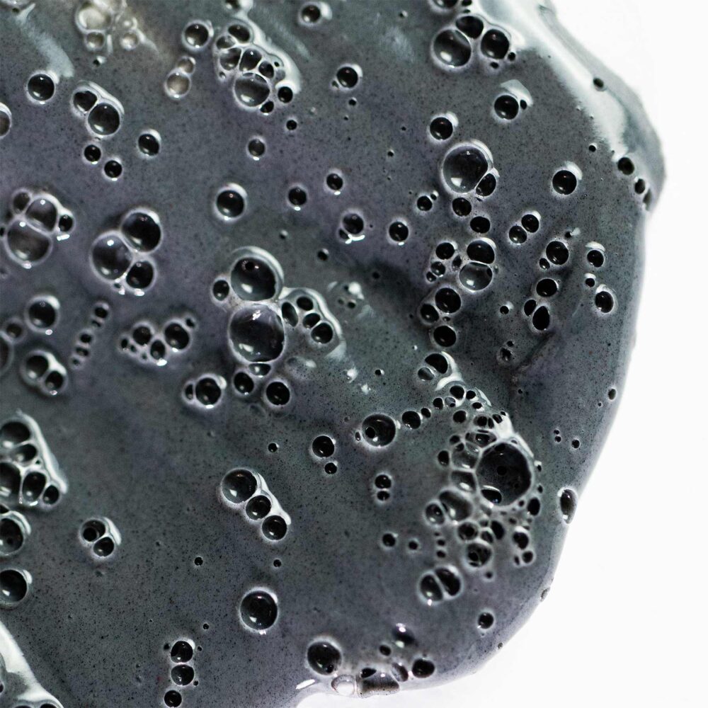 Activated carbon mask with oxygen bubbles